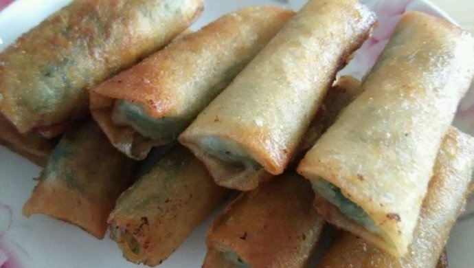 Shepherd's Purse Spring Rolls