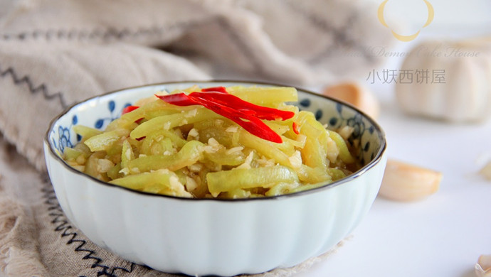 Garlic stir-fried watermelon rind