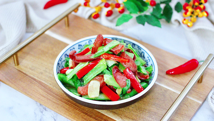 Stir-fried cabbage and ham