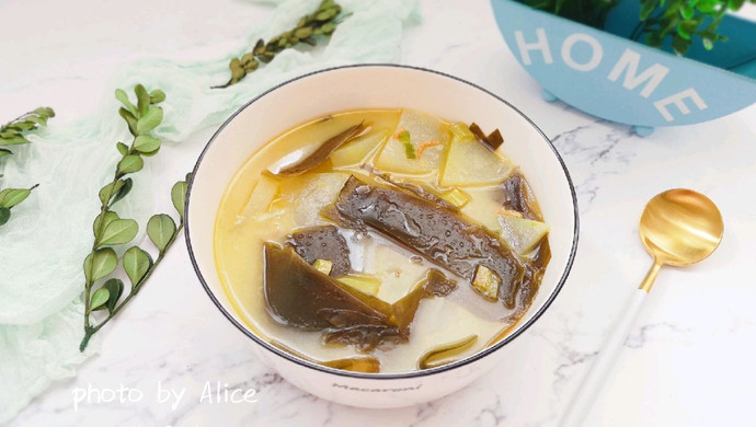 Kelp, winter melon and shrimp skin soup