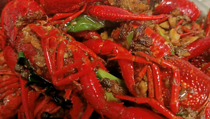 Spicy crayfish for late night snack