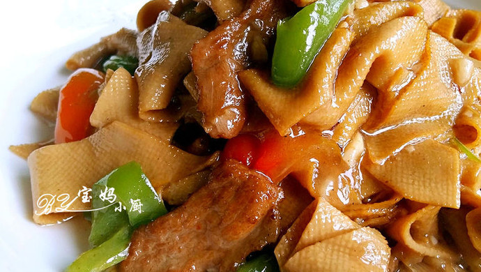 Stir-fried tofu skin with hot pepper