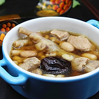 Guangzhou people rely on this bowl of soup to celebrate spring, eyebrow beans and peanuts Illustration of how to cook chicken feet 7