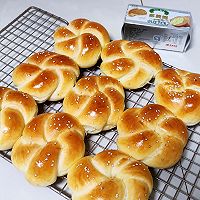 #spring's delicious food#a five-petal flower bread Illustration of how to do it 6