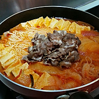 Illustration of how to make spicy cabbage hot pot (Korean hot pot) 8