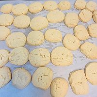 Illustration of how to make British butter biscuits (short bread) 10