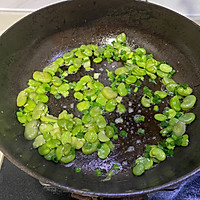 Illustration of how to make broad beans with scallion oil (spring limited delicacy) 7