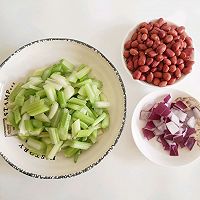 #find丝grandmaxiangxiangmanmid-autumn feast#celery and peanuts Illustration of how to do it 1