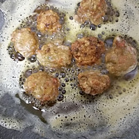 Illustration of how to make carrot and pork meatballs 2