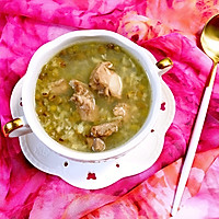 Recipe for heat-clearing and detoxifying pork ribs and mung bean soup 11