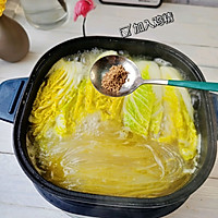 Winter hot pot ~ illustration of how to make duck soup and cabbage pot 9