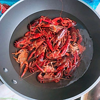 #primary and middle school students nutrition meal#Spicy crayfish cover with instant noodles Illustration of how to do it 1