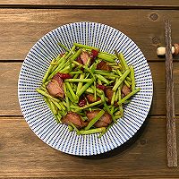 Recipe for Stir-fried Bacon with Artemisia and Artemisia (Spring Limited Food) 5 