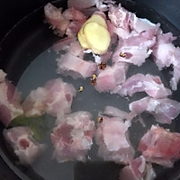 Recipe of heat-clearing and detoxifying spareribs and mung bean soup 2