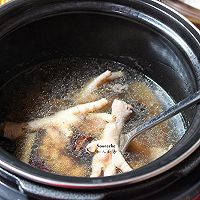 Guangzhou people rely on this bowl of soup to celebrate spring, eyebrow beans and peanuts Illustration of how to cook chicken feet 6