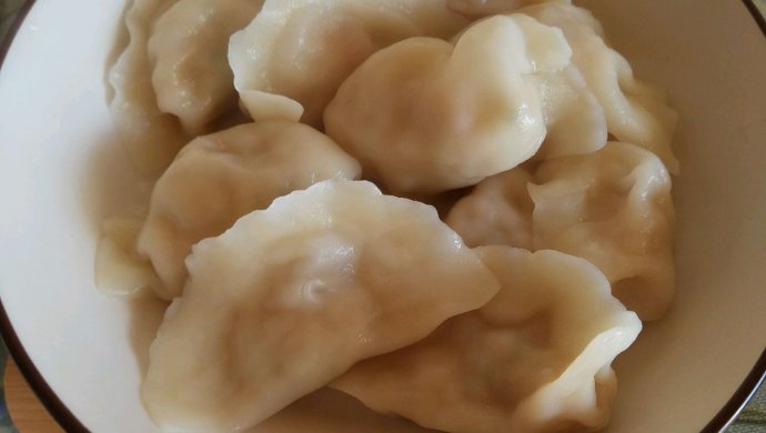 Shrimp, cabbage and meat dumplings