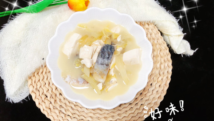 Tofu, pickled cabbage and mackerel soup