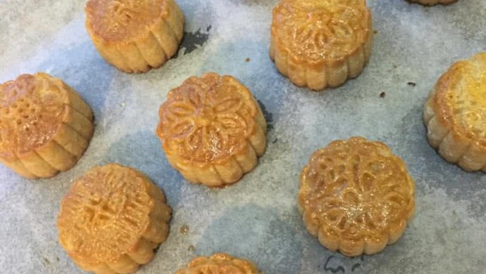 Xylitol Lotus Paste and Egg Yolk Mooncake