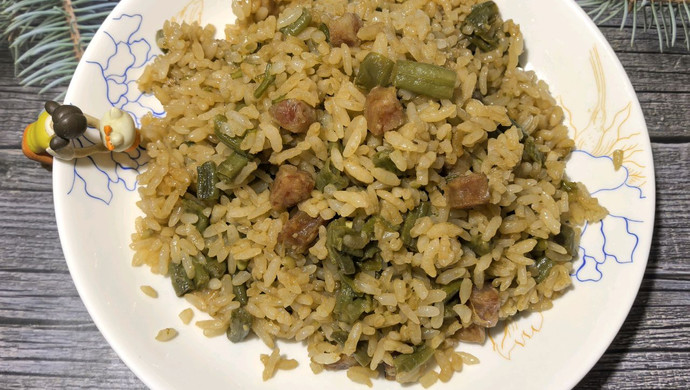 Braised rice with cowpea and sausage