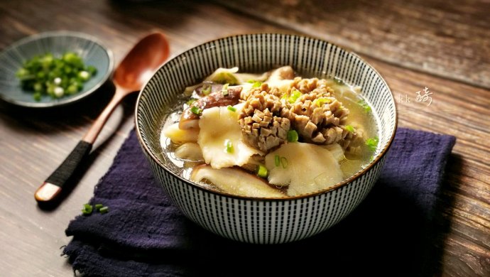 Mushroom beef ball soup