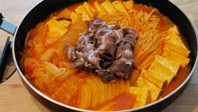 Spicy Cabbage Hot Pot