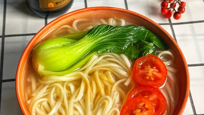 Vegetarian noodles in clear soup