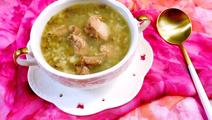 Pork ribs and mung bean soup