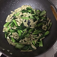 Illustration of how to stir-fry thousands of green vegetables 7