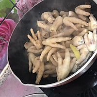 Picture of how to make braised chicken feet as an appetizerSolution 8