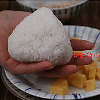 Illustration of how to make tuna cheese rice balls 7