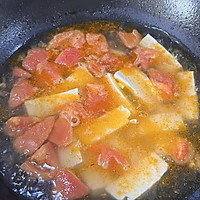 Illustration of how to make tomato, tofu and enoki mushroom soup 4