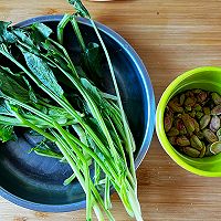 #American Pistachio Happy Food Light#Pistachio kernels mixed with spinach Illustration of how to do it 1