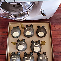 Cartoon Bread | Totoro Bread Recipe Illustration 11