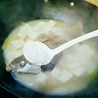 Illustration of how to make carp tofu soup 10