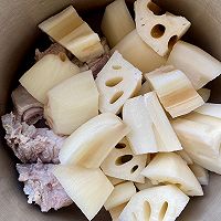 Lotus root, carrot and pork ribs soup recipe 2