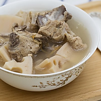 Autumn food supplement: lotus root and dragon bone soup recipe 6