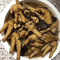 Illustration of how to make braised chicken feet as an appetizer 12