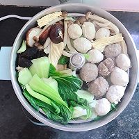 Illustration of how to make mixed mushroom hot pot 7