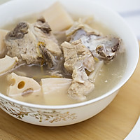 Autumn food supplement: lotus root and dragon bone soup recipe 8