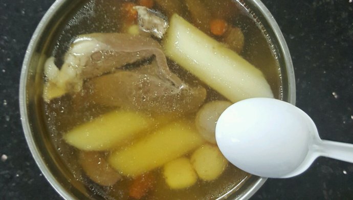 Nourishing pig heart soup