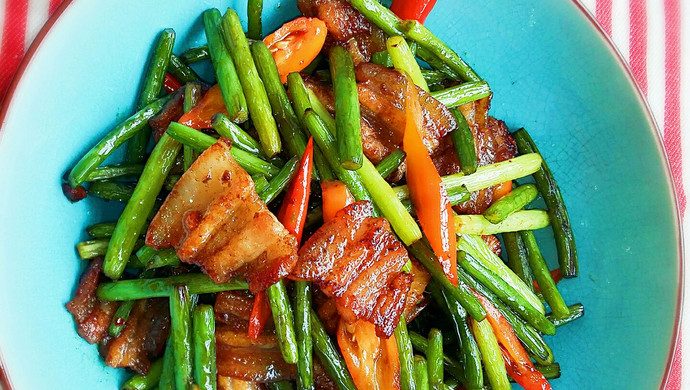 Stir-fried Pork Belly with Garlic Moss