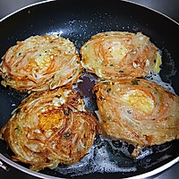 Quick Breakfast - Potato Egg Pancake Recipe Illustration 7