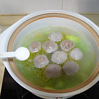 Illustration of how to make mushroom, lettuce and beef ball soup 8