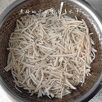 Qinhuai Snacks - Illustration of how to cook dried shreds 1