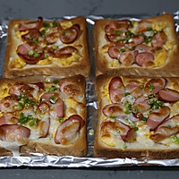 #primary and middle school students nutritious meals#10 minutes to prepare, children love to eat Sausage and Egg Toast Pizza~ Recipe Illustration 11