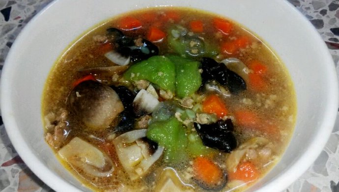 Spring oil-absorbing and fat-reducing clear soup