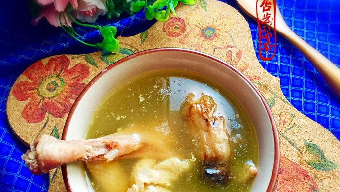 Matsutake chicken soup