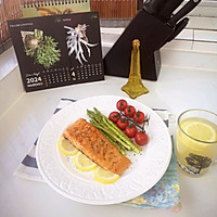 #The Mid-Autumn Festival can still be spent like this#Lemon-flavored pan-fried salmon Illustration of how to do it 1