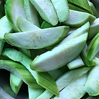 #Quick and nutritious, my family’s must-have winter dish# Garlic Illustration of how to make stir-fried watermelon 2