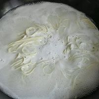 Illustration of how to make Agui noodles 4